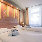 Mercure Mitte 3*